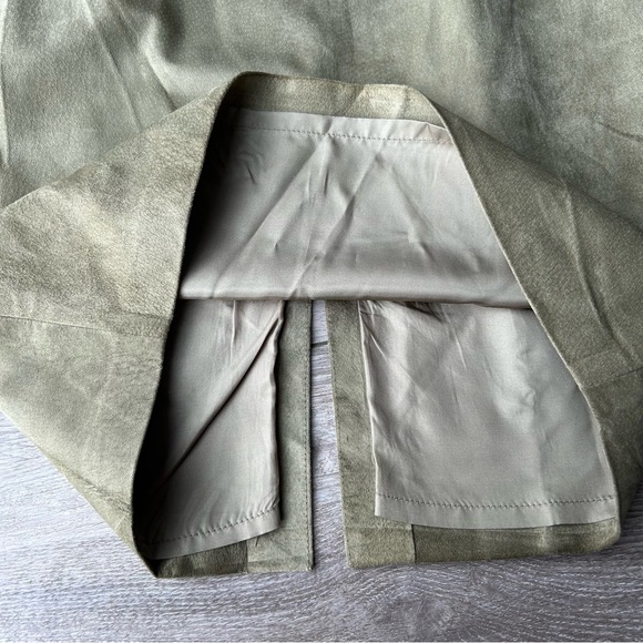 Vintage  Danier Sage Suede Leather Pleated Knee Length Skirt Made in Canada - Picture 5 of 12